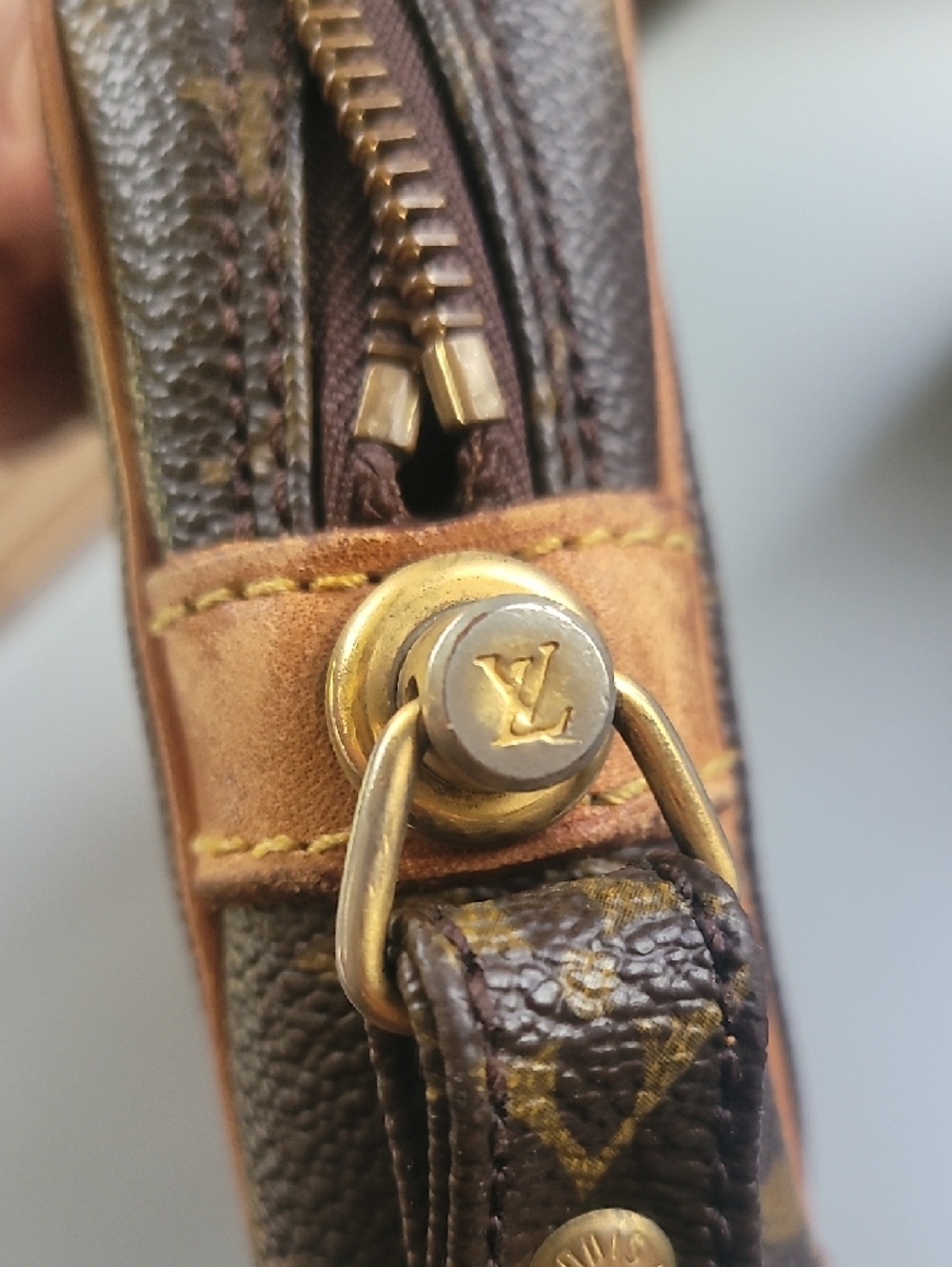 Louis Vuitton Marly Dragonne Monogram Clutch GM - Picture 6 of 16